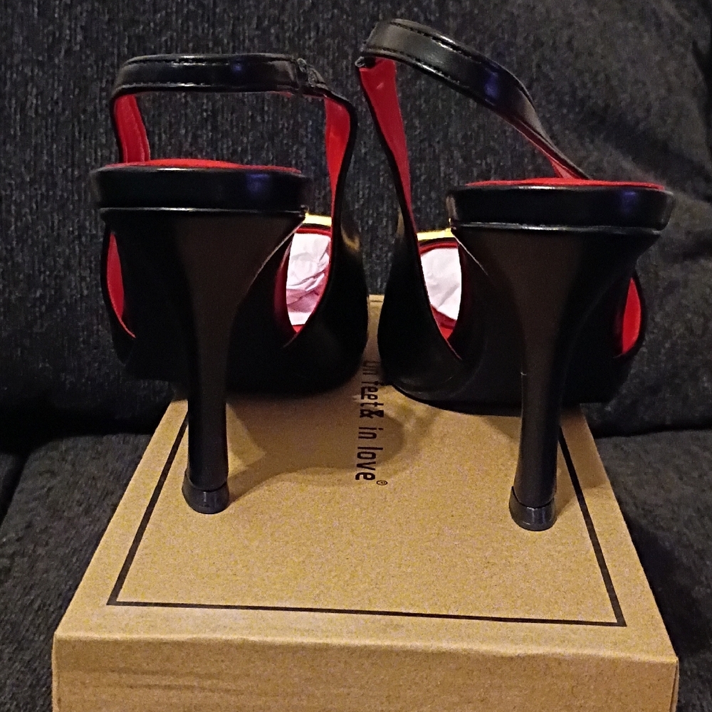 Chic Black and Red Heels with Gold Buckle - Picture 5 of 9